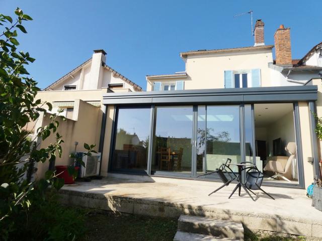 PONTOISE Quartier tribunal, maison 4 chambres, terrain 295 m2.