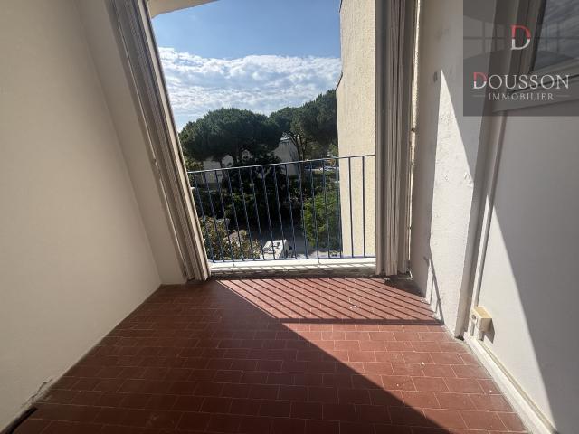 PONANT P2 DE 36.49 m2 TRAVERSANT AVEC PARKING