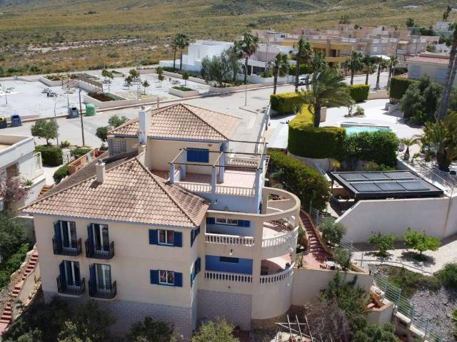 Ponemos a la venta este encantador hotel con licencia en vig. 353m² Calabardina