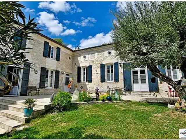 Pons 17800 Achat / Vente maison 11 pièces t11 jardin terrasse