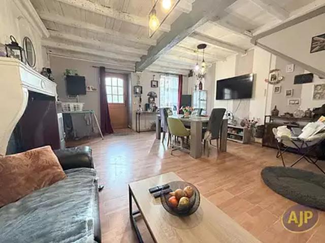 Pons 17800 Achat / Vente maison 3 pièces t3 au dernier étage cave
