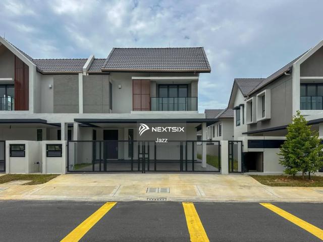 Pool Facing Unit ️ Low Density Living Gated & Guarded Bright & Comfortable Home Batu Kawa Location