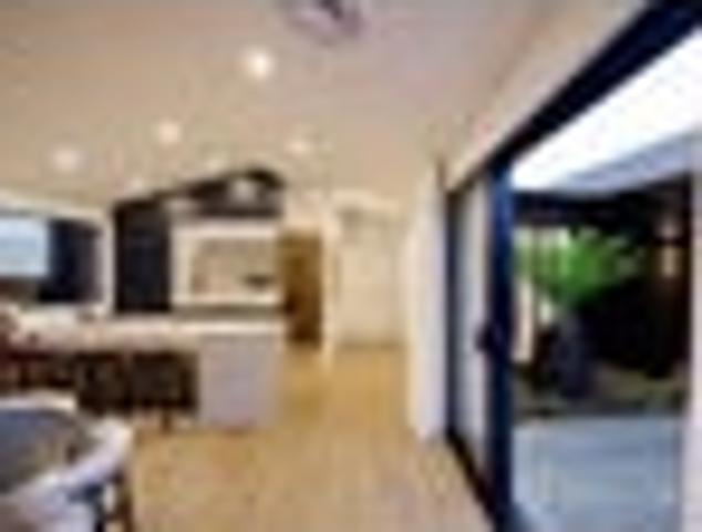Pool, privacy and harbour views in Kaukapakapa
