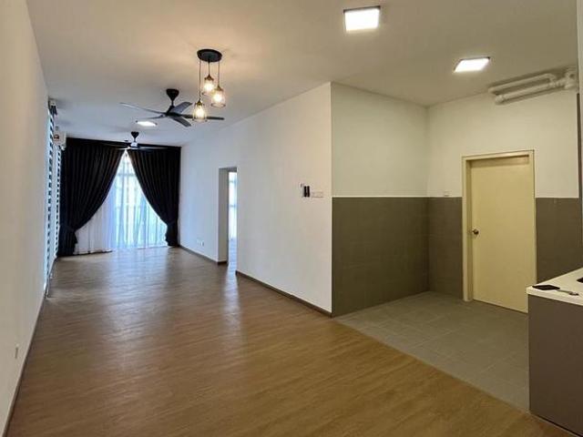 Pool View Lakefront Homes near mutiara ville Tamarind Mmu Uoc