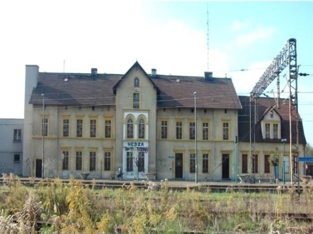 Pocztowa, budynek dworca 709 m², Nędza
