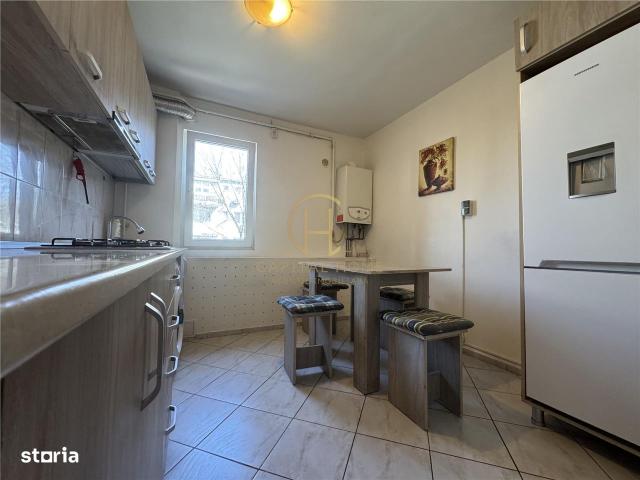 Podu Ros Palas 2 camere etaj 2 Strada Decebal