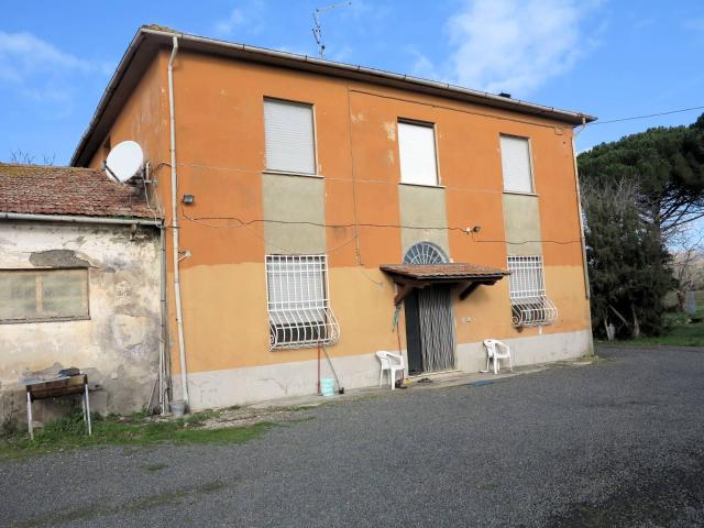 Podere ex Ente Maremma di ampia superficie in vendita a Roccastrada, Montemassi