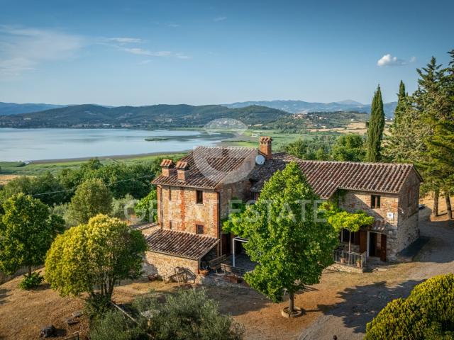 Podere Poggio al Lago 512m² Magione