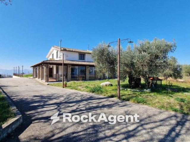 Podere Tenuta in affitto a Melizzano