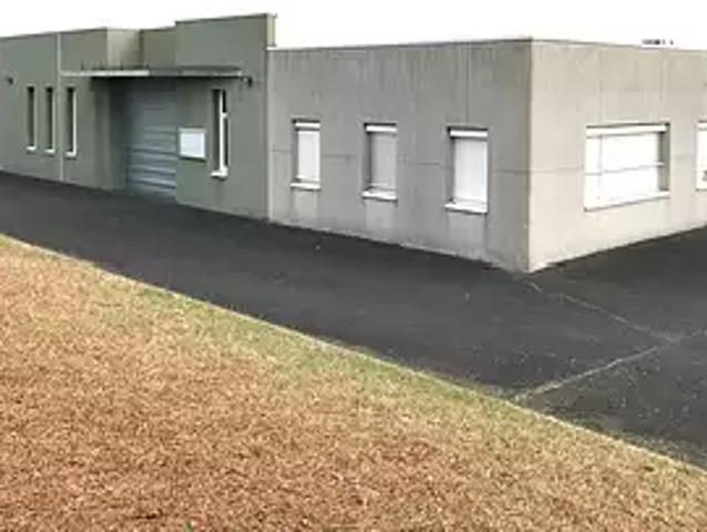 Poitiers 86000 Achat / Vente divers 23 pièces parking