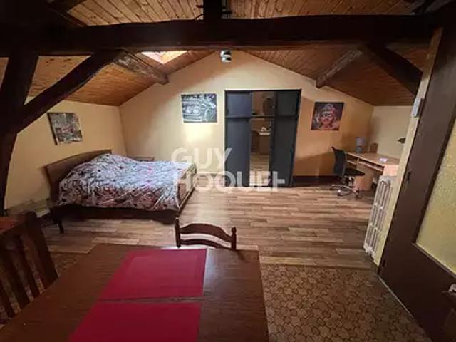 Poitiers 86000 Location appartement 1 pièce t1 au dernier étage