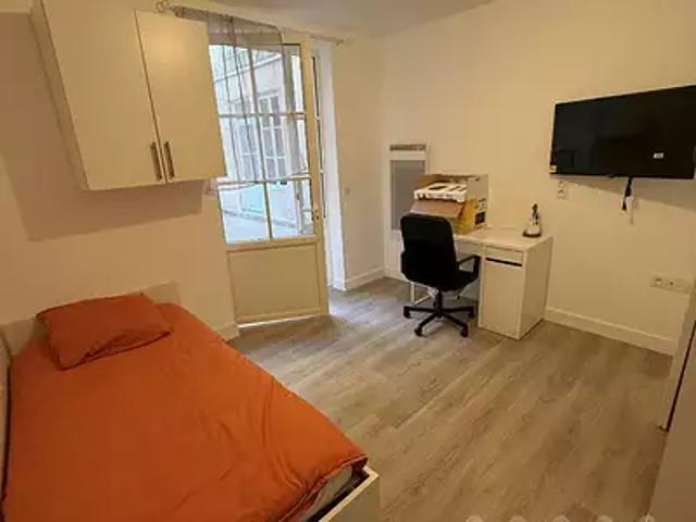 Poitiers 86000 Location appartement 1 pièce t1 au dernier étage