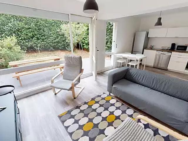 Poitiers 86000 Location appartement 1 pièce t1 au dernier étage terrasse