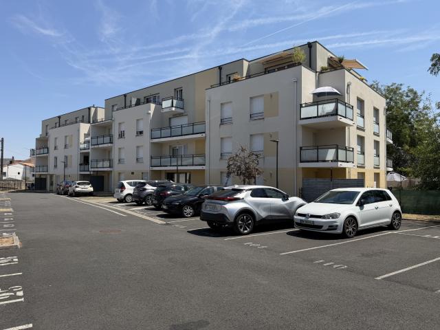 Poitiers, Appartement vendu loué, T3, 2 chambres, Loggia, place de parking privative