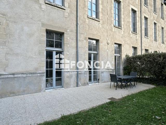 POITIERS CENTRE: appartement T3 avec stationnement et jardin privatif