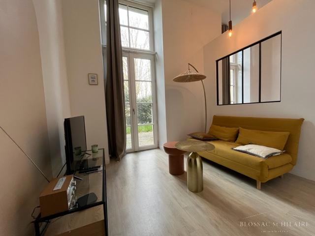 POITIERS CENTRE VILLE, T1BIS MEUBLE DE 31.81M² AVEC TERRASSE ET PARKING
