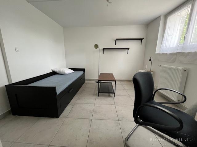 POITIERS SUD, STUDIO MEUBLE DE 22.36M2