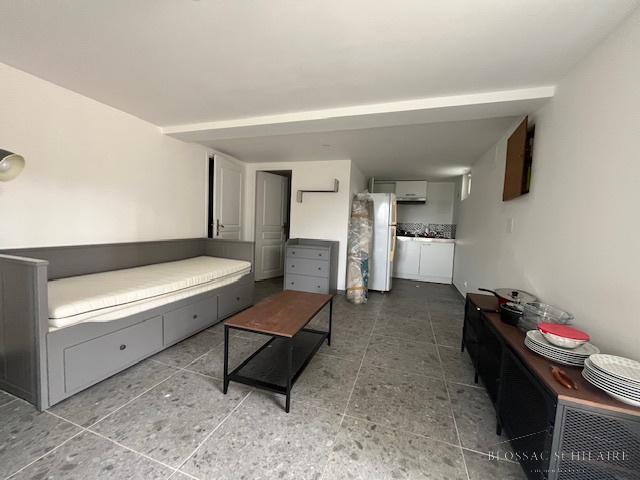 POITIERS SUD, STUDIO MEUBLE DE 27.77m2