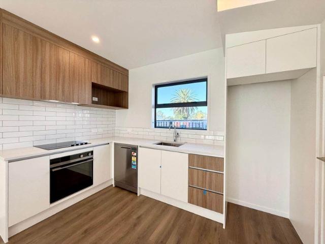 point chevalier, 3 bedrooms