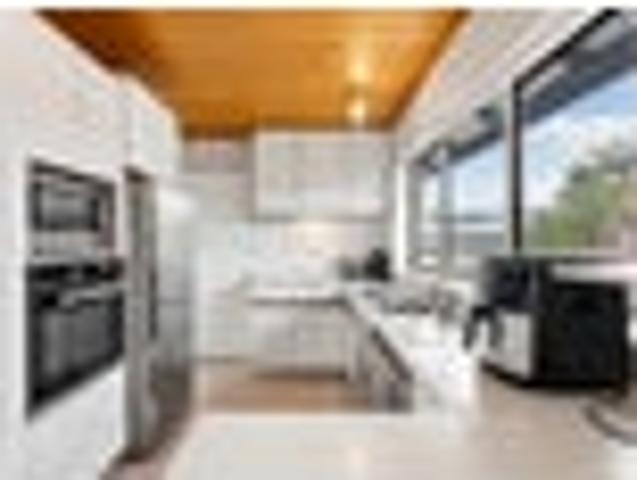 Point Chevalier, 3 bedrooms, $895 pw