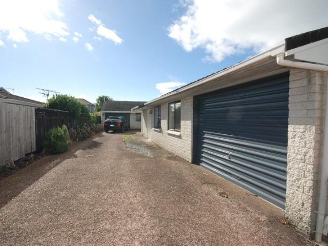 point chevalier, 3 bedrooms