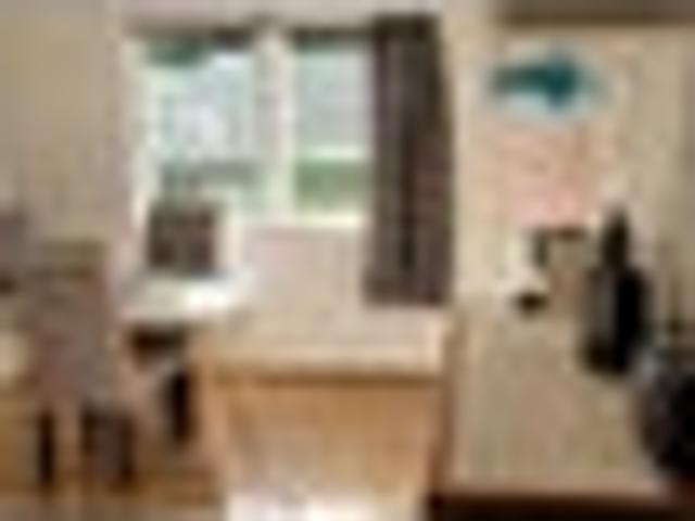 Point Chevalier, 2 bedrooms, $565 pw