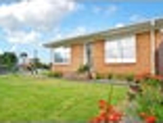 Point Chevalier, 2 bedrooms, $695 pw