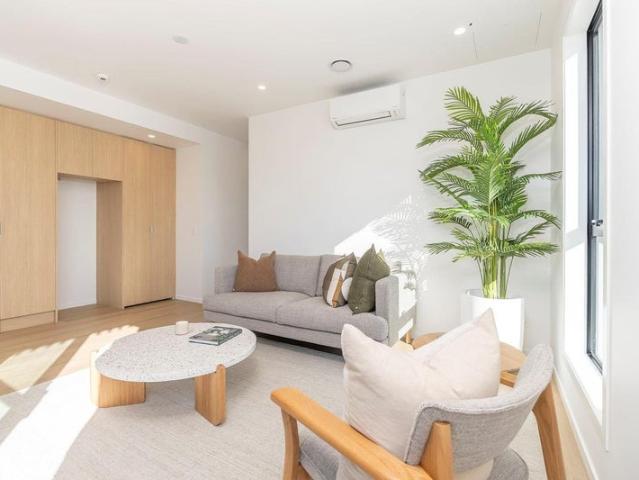 point chevalier, 2 bedrooms