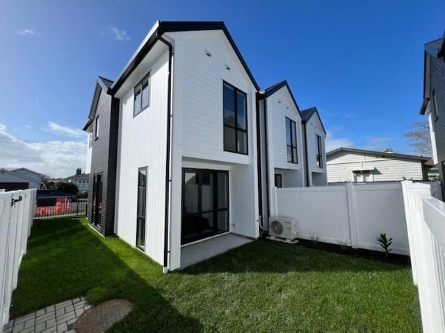 point chevalier, 2 bedrooms