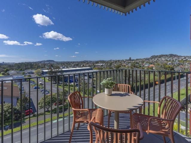 point chevalier, 2 bedrooms