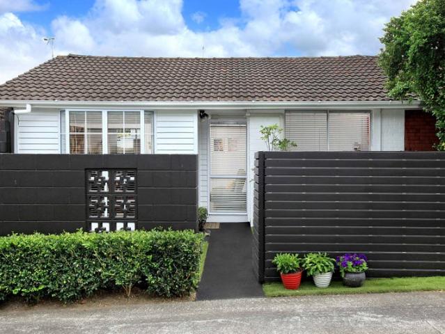 point chevalier, 2 bedrooms