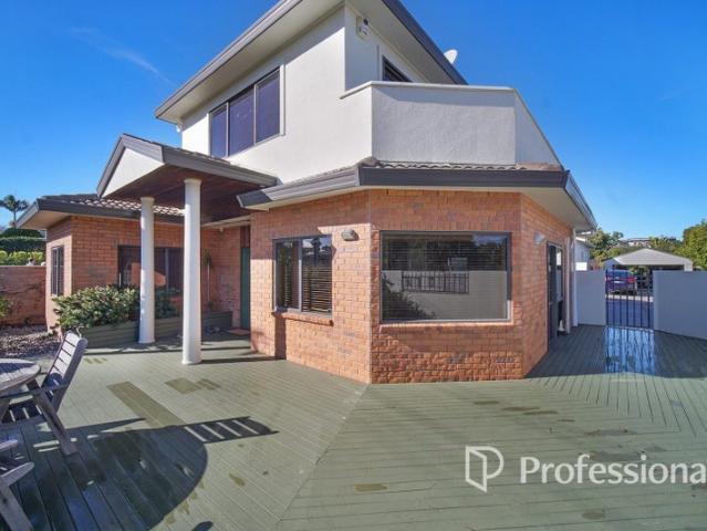 point chevalier, 4 bedrooms