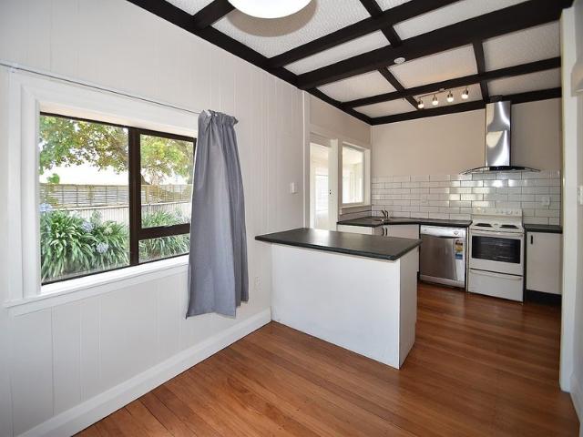 point chevalier, 4 bedrooms