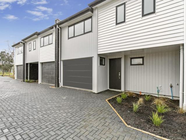 Point England, 3 bedrooms