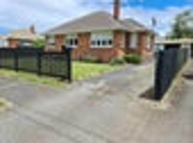 Point England, 3 bedrooms, $750 pw