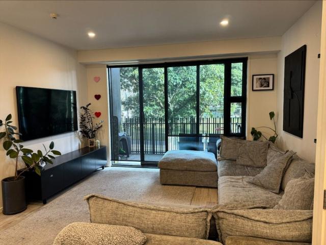 Point England, 3 bedrooms