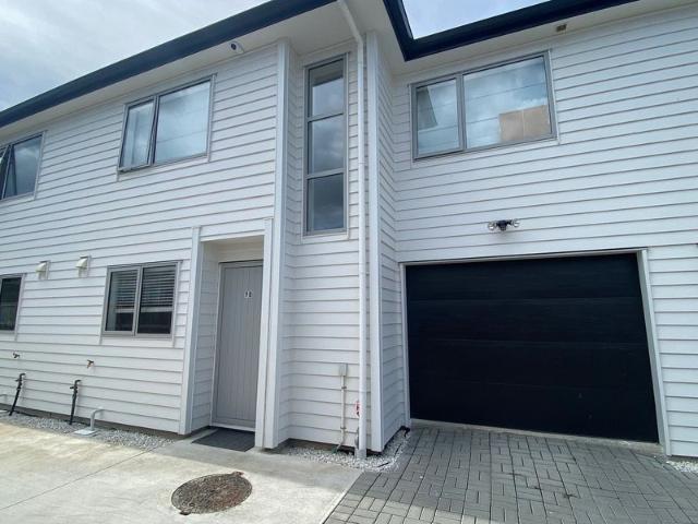 Point England, 4 bedrooms