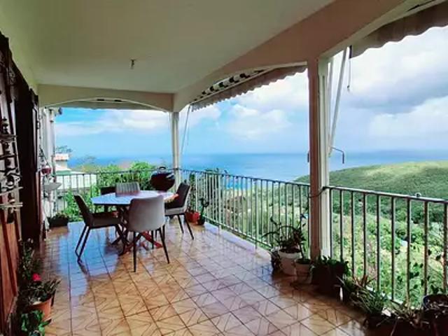 Pointe Noire 97116 Location appartement 4 pièces t4 terrasse