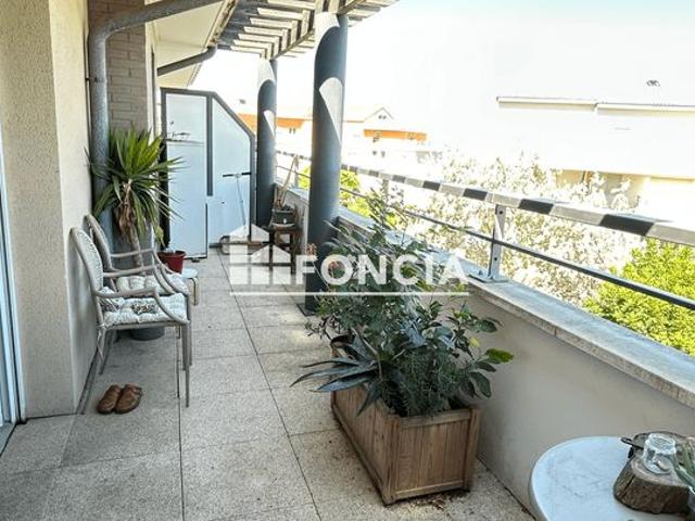 POINTE ROUGE: TYPE 2 avec terrasse et parking en sous sol