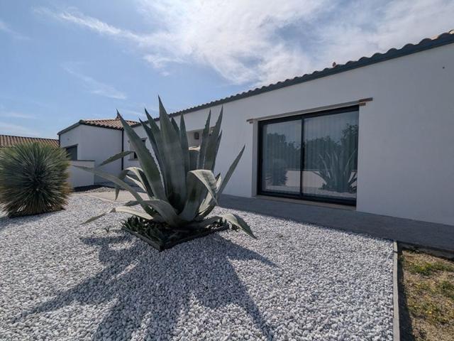 POIROUX MAISON 3 CHAMBRES 133 M²