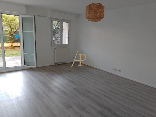 Poissy 4 pièce s 77 m2 avec terrasses et jardins 77m² Poissy
