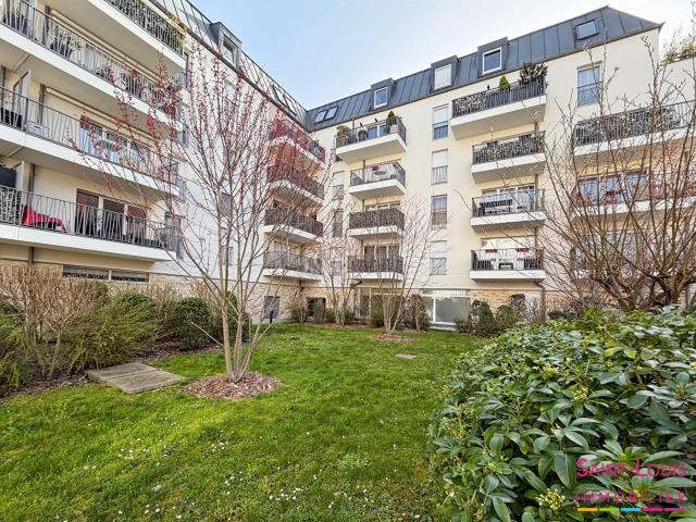 POISSY CENTRE VILLE Beau 4 Pièces en duplex proche RER avec pkg