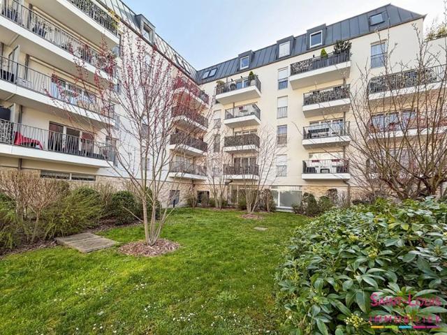 POISSY CENTRE VILLE Beau 4 Pièces en duplex proche RER avec pkg