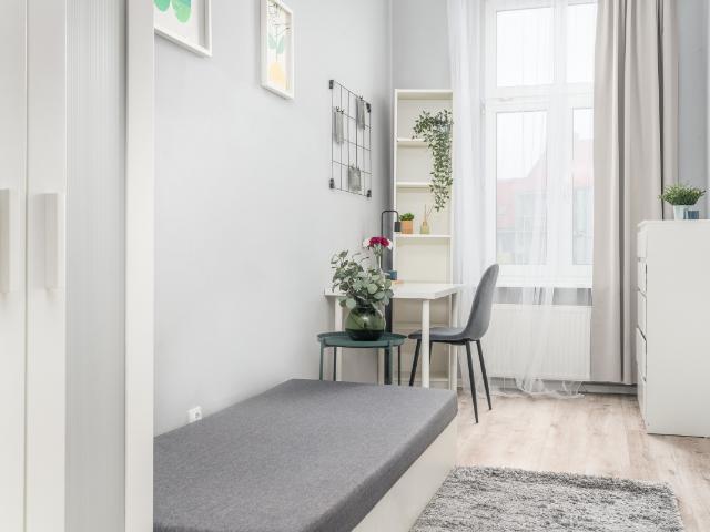 pokój 1 osobowy nr 5, ul. Dubois 3