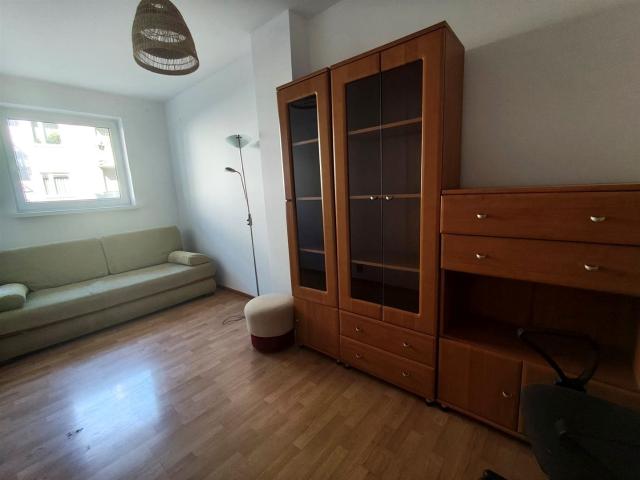 Pokój w mieszkaniu czteropokojowym Kraków, Azory