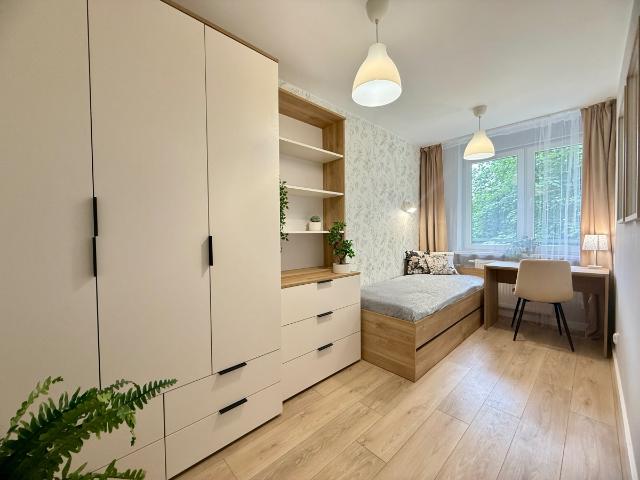 Pokój nr. 5 ul. Kluczowa 10, BIELANY