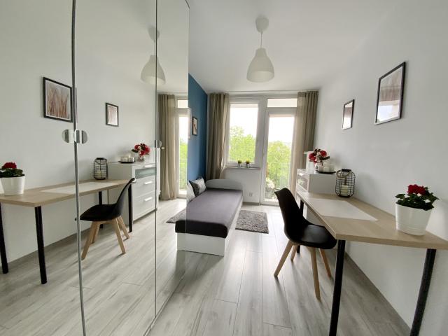 Pokój nr 1 z BALKONEM ul. Suwalska 32, Zielona Okolica Park Bródnowski