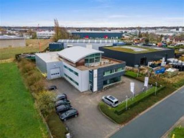 Polyvalent bedrijfsgebouw in Aartselaar