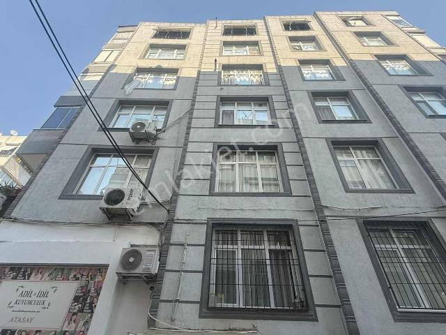 Polat Caddesinde Ara Kat 110 M² Balkonlu Ferah Satılık Daire