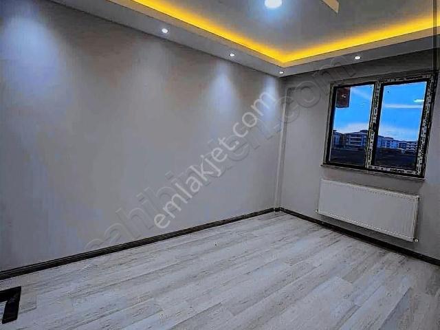 Polat Emlak Tan Lüks 1+1 Daire Üniversite Mevkide